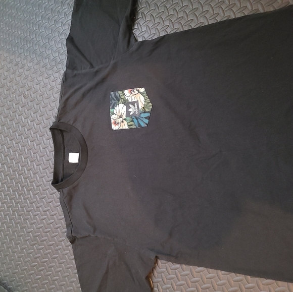 Adidas  t shirt - Picture 1 of 4
